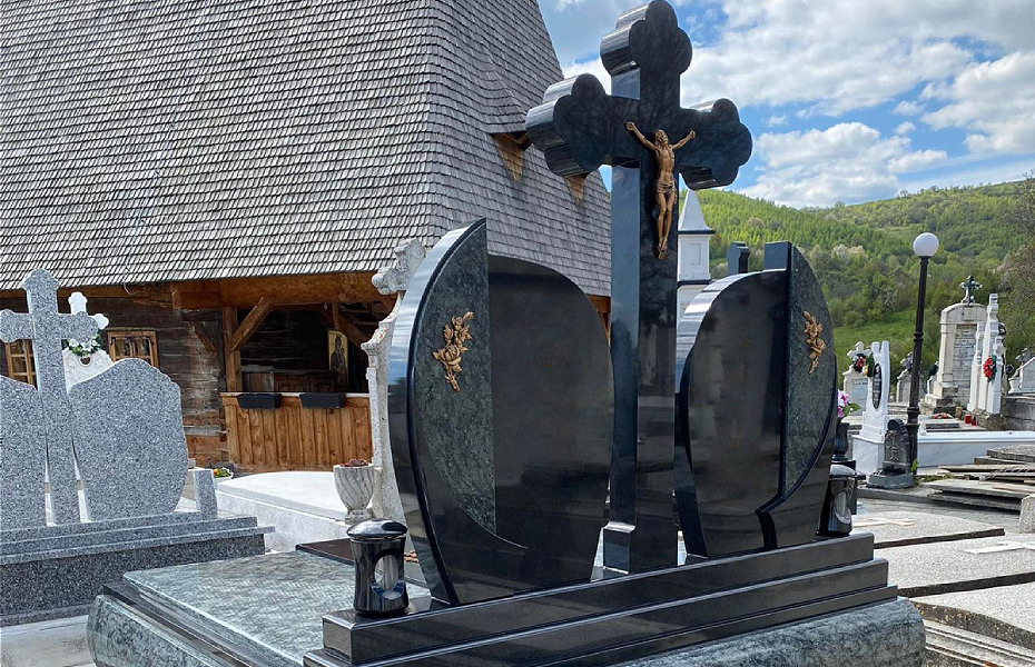 Dupla sírkő gránitból